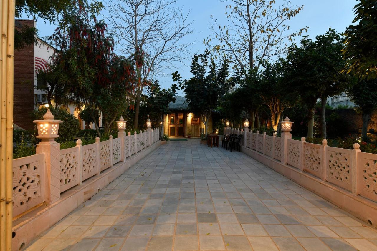 Hotel Sunbird Bharatpur Exterior photo
