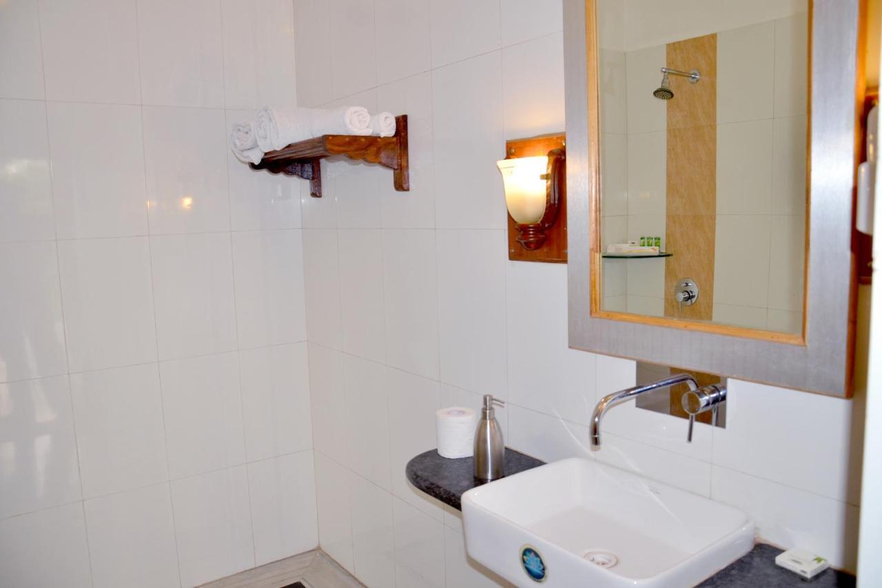 Hotel Sunbird Bharatpur Exterior photo