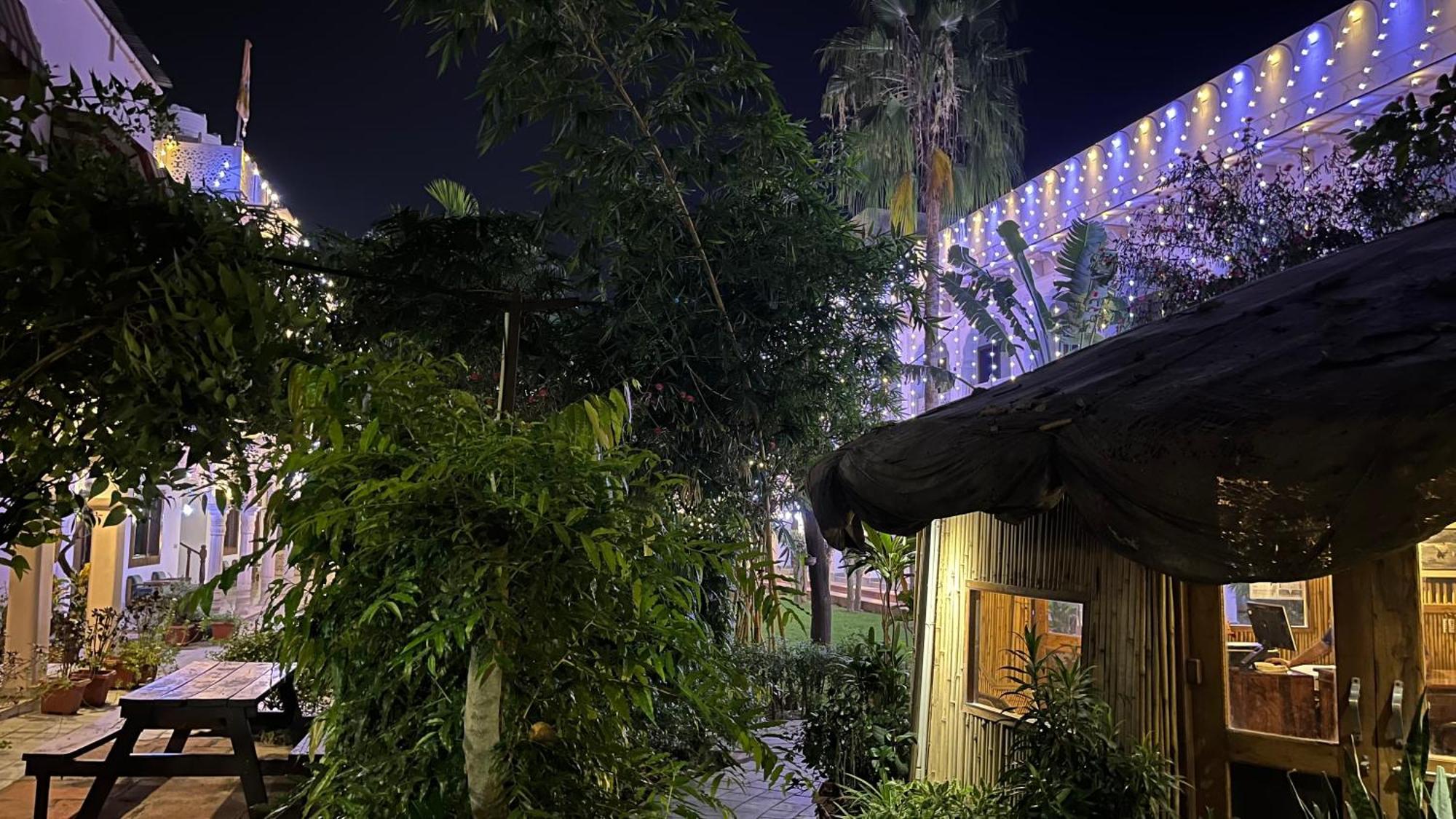Hotel Sunbird Bharatpur Exterior photo