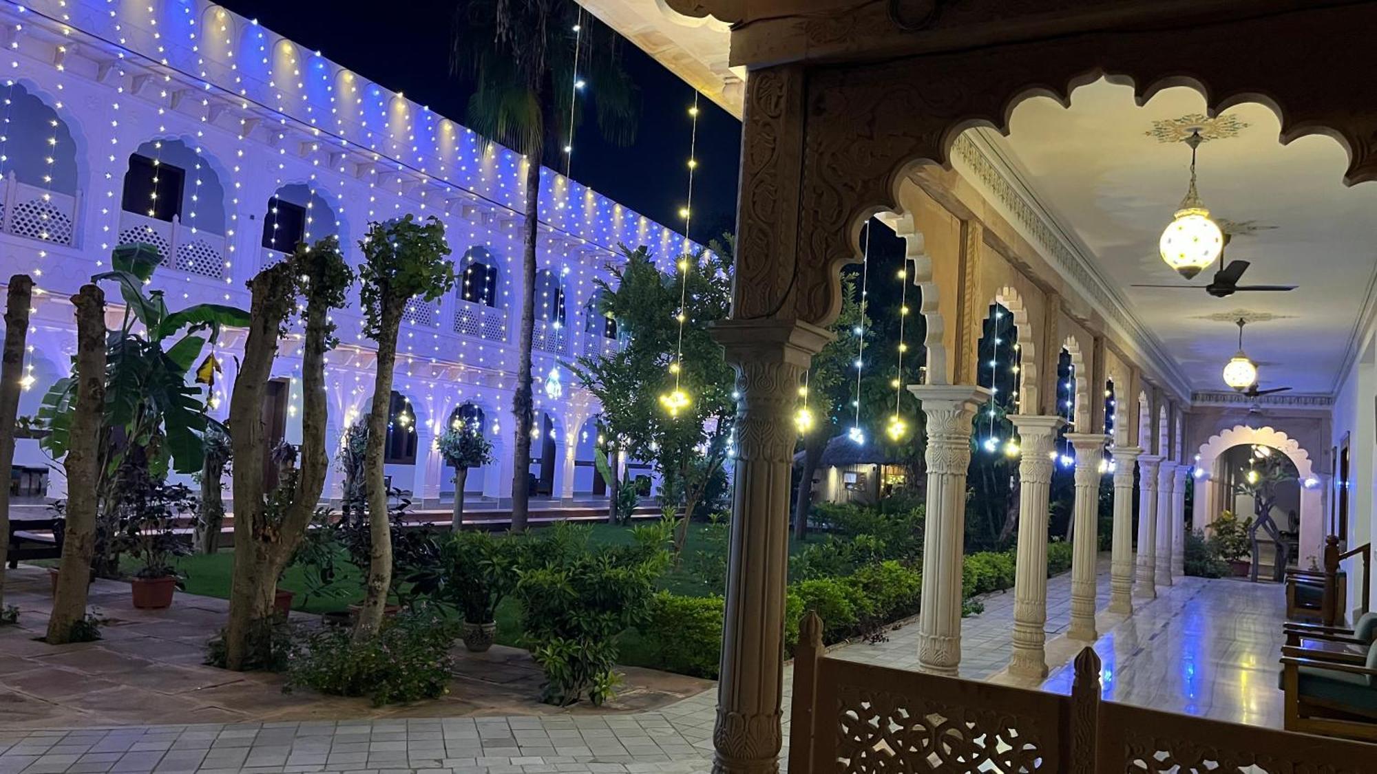 Hotel Sunbird Bharatpur Exterior photo